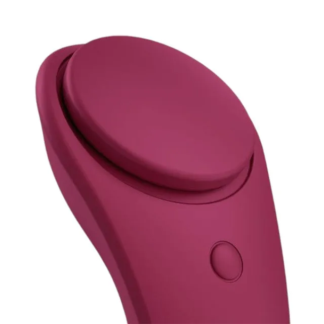 Vibrator pentru chilot SATISFYER Sexy Secret. cu control prin aplicație. cu vibrații personalizate. rezistent la apă IPX7. mov
